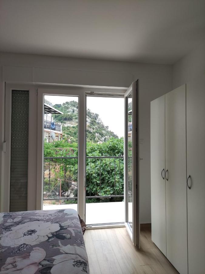 Appartement Rake à Omiš Extérieur photo
